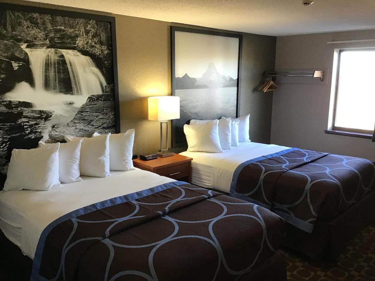 ซูเปอร์ 8 บาย วินด์แฮม ไมล์ว ซิตี้ Hotel ไมล์สซิตี้ ภายนอก รูปภาพ
